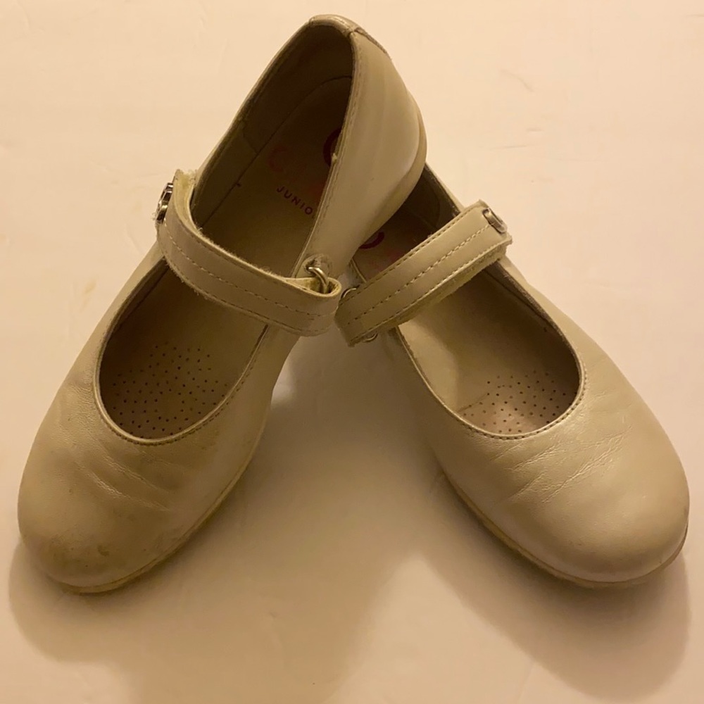 Like New, Ciao Junior Girl Silver Shoes, Size 32